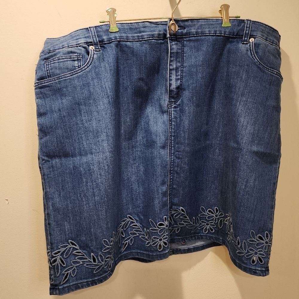 Westport women's denim embroidered casual plus size  skirt Size 24